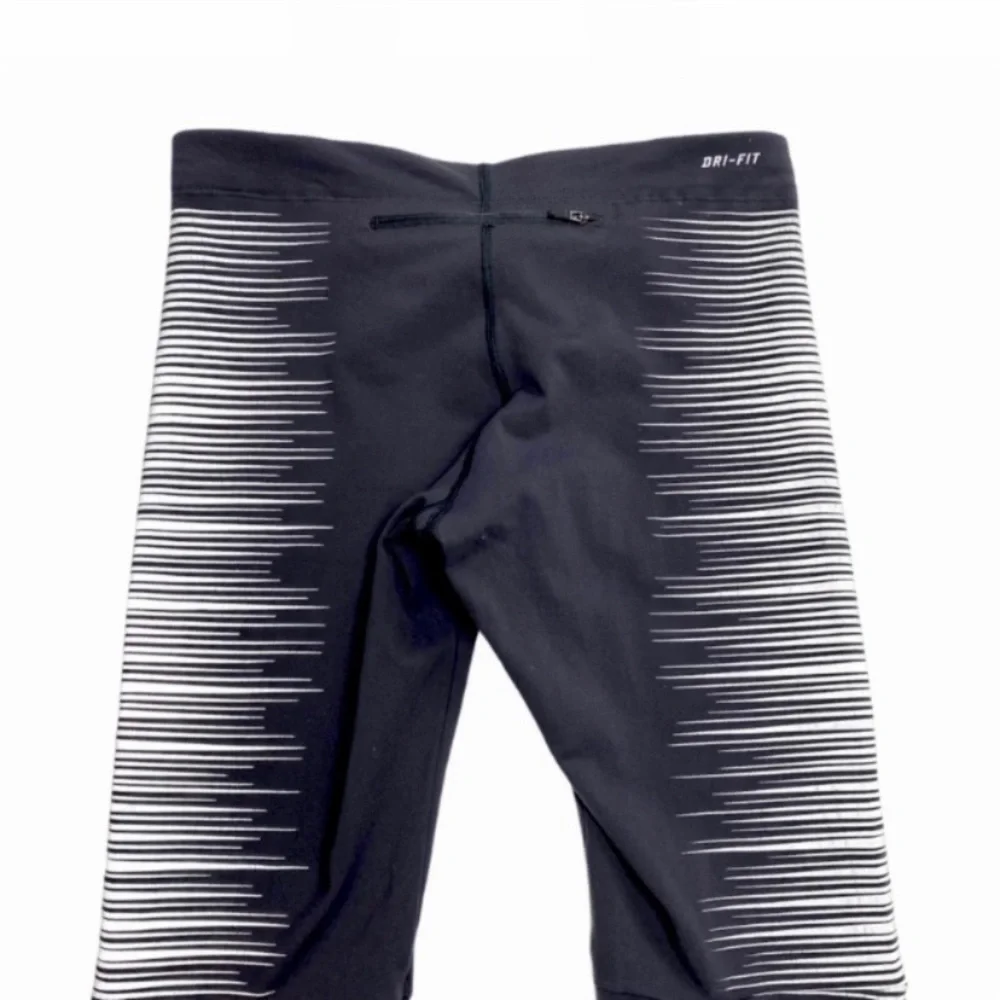 NIKE Flash Reflective 7/8 lengths Running Leggings Tights Black with Silver Sz S